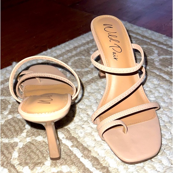 Nude Heels - Picture 2 of 4